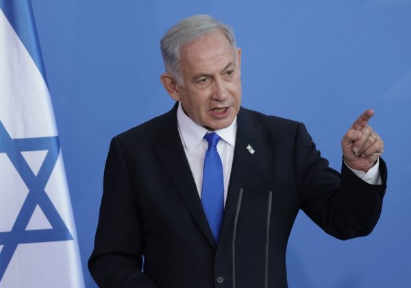 Netanyahu afirma que Israel avanza en su ofensiva contra Irán.