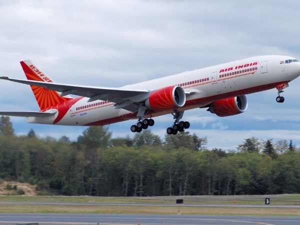 Once de los doce baños que tiene un avión Boeing 777-300ER se taparon durante un viaje desde Chicago a India.