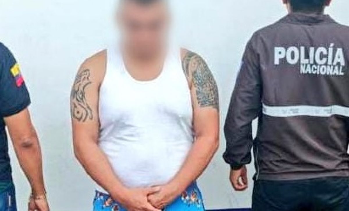 Operativo en terminal terrestre deja un detenido por tráfico de armas en Santo Domingo de los Tsáchilas