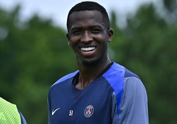 PSG inicia pretemporada con Willian Pacho entre los defensas más cotizados