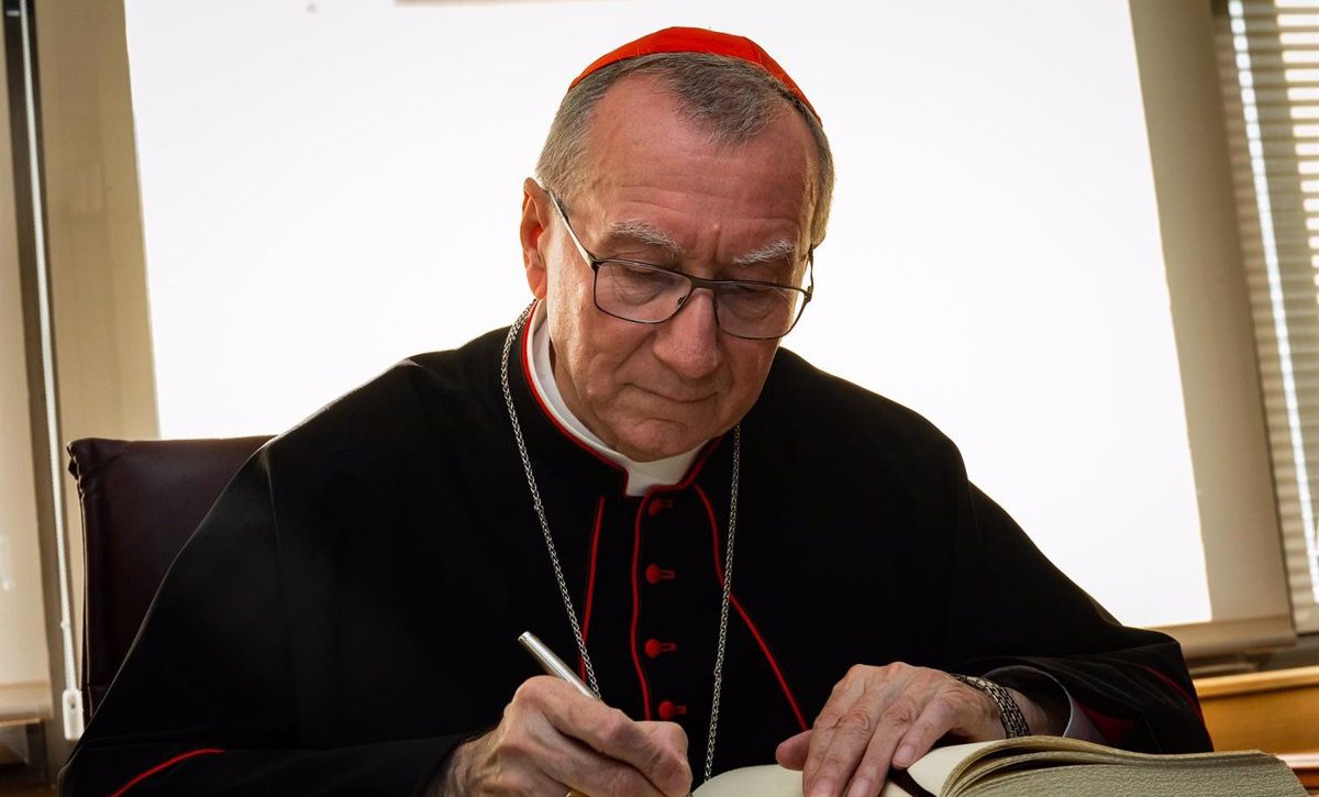 La prensa italiana señala a Parolin como favorito, pero advierte riesgo de bloqueo