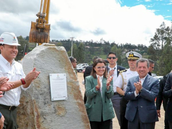Parque Industrial de Azogues: Se colocó la primera piedra en el proyecto impulsado por el sector público y privado. (Vicepresidencia).