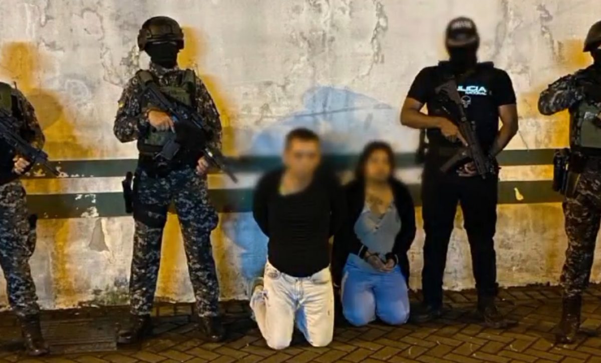 Parte de los detenidos acusados de pertenecer a una red de extorsión que operaba en Pichincha y Oreallana.