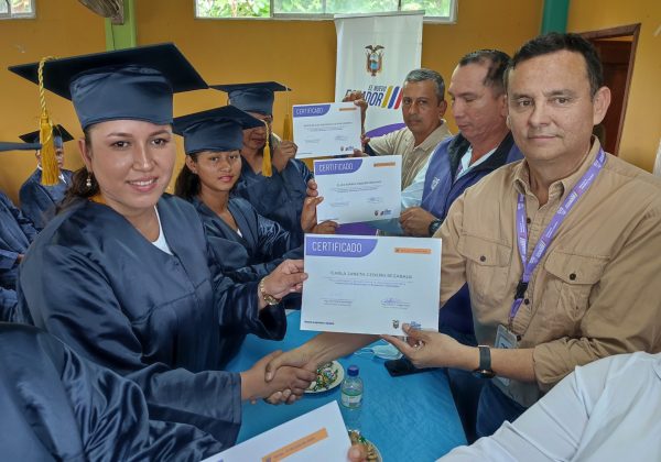 Galo Naula, director Distrital del MAG en Manabí, instó a los productores a replicar los conocimientos adquiridos para optimizar la producción.