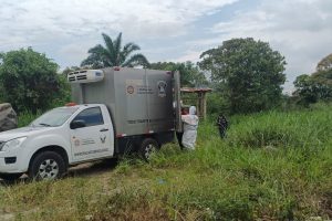 Pericias forenses buscan identificar cinco cuerpos hallados en fosa en Santo Domingo