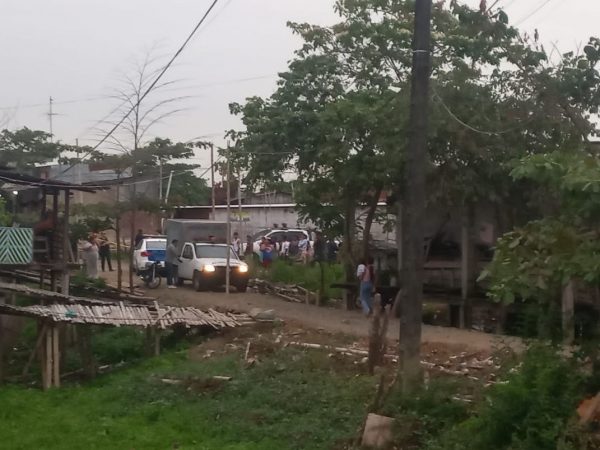 Persecución policial en Babahoyo terminó con un adolescente abatido y dos personas heridas