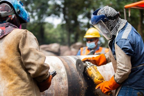Petroecuador desvincula a 70 personas que recibían sueldos dorados y ahorra cerca de 2 millones de dólares anuales. (Petroecuador).