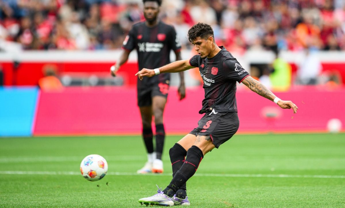 Piero Hincapié brilla en la derrota de Bayer Leverkusen ante Hoffenheim.