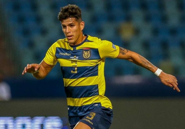 Piero Hincapié defensa de la selección de Ecuador