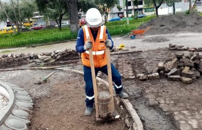 Plaza de Los Enamorados de La Villaflora alcanza el 60 % de avance en su rehabilitación