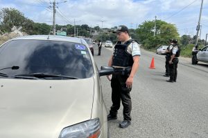 Miembros de la Policía Nacional, en uno de los operativos en Portoviejo.