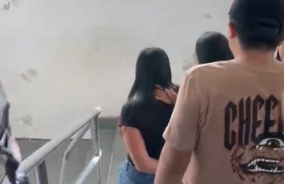 Policía aprehende a mujer por extorsionar a agente de tránsito en Santo Domingo