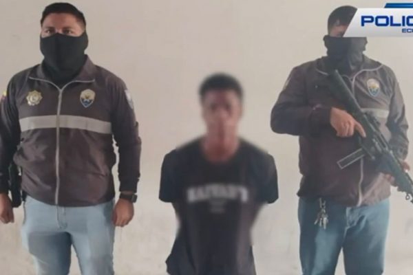Policía detiene a presunto implicado en robo a domicilio en Esmeraldas
