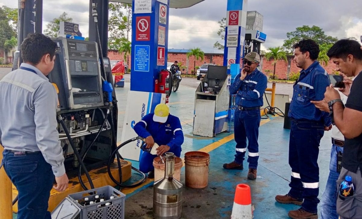 Precios de la gasolina en Ecuador tienen variaciones desde este 12 de agosto, hay ajustes en Extra, Ecopaís y Súper. (Arch)