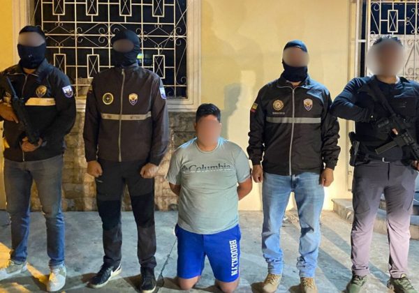 Presunto integrante de Los Choneros, quien se desempeñaría como servidor público, fue detenido en Ventanas, Los Ríos. (Policía Nacional)