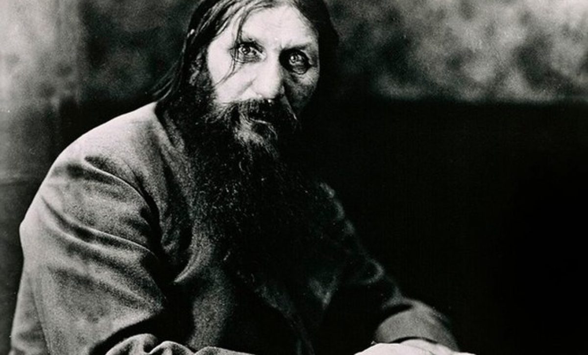 Grigori Rasputín, místico y sanador, murió el 30 de diciembre de 1916. Asesor cercano del zar Nicolás II, su influencia y escándalos desacreditaron a la monarquía rusa.