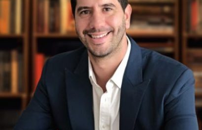 Roberto Luque, se ha venido desempeñado como Ministro de Transporte y Obras Públicas.