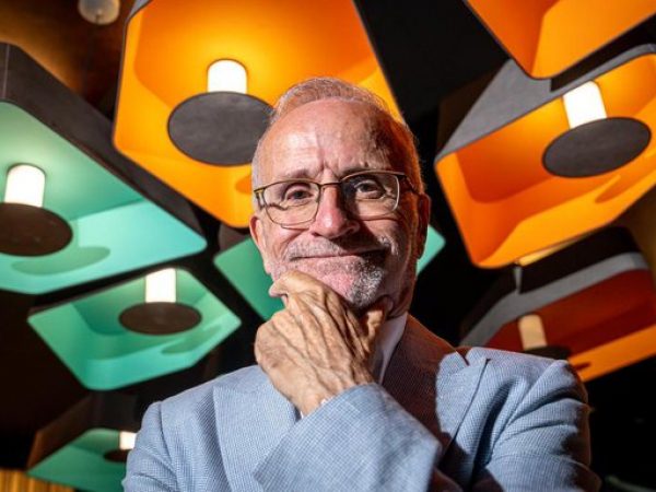 Ramón López de Mántaras, pionero de la inteligencia artificial en España: "Creer que las máquinas tienen conciencia puede tener implicaciones terribles"