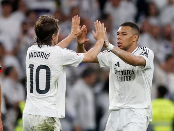 Real Madrid remonta 2-1 ante Mallorca y aplaza el título del FC Barcelona