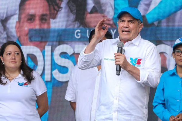 Ricardo Patiño rechaza acuerdos con ADN y busca consensos con otras bancadas