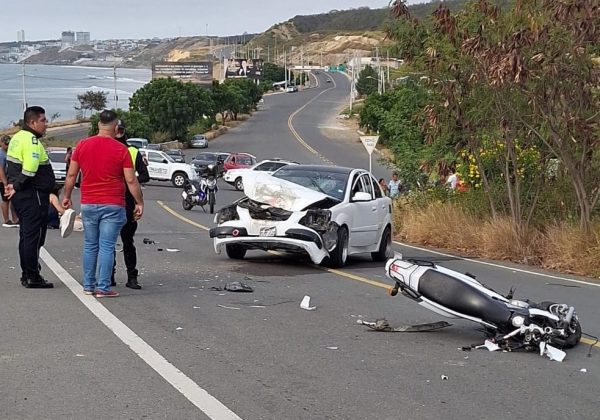 Ronald Alejandro Vilela Chancay, de 19 años, es el motociclista que perdió la vida este sábado 31 de mayo en la ciudad de Manta.