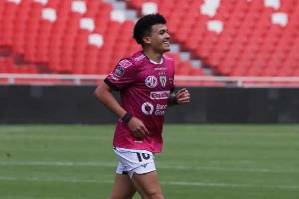 Ronald Briones sufre fractura de peroné en Copa Ecuador