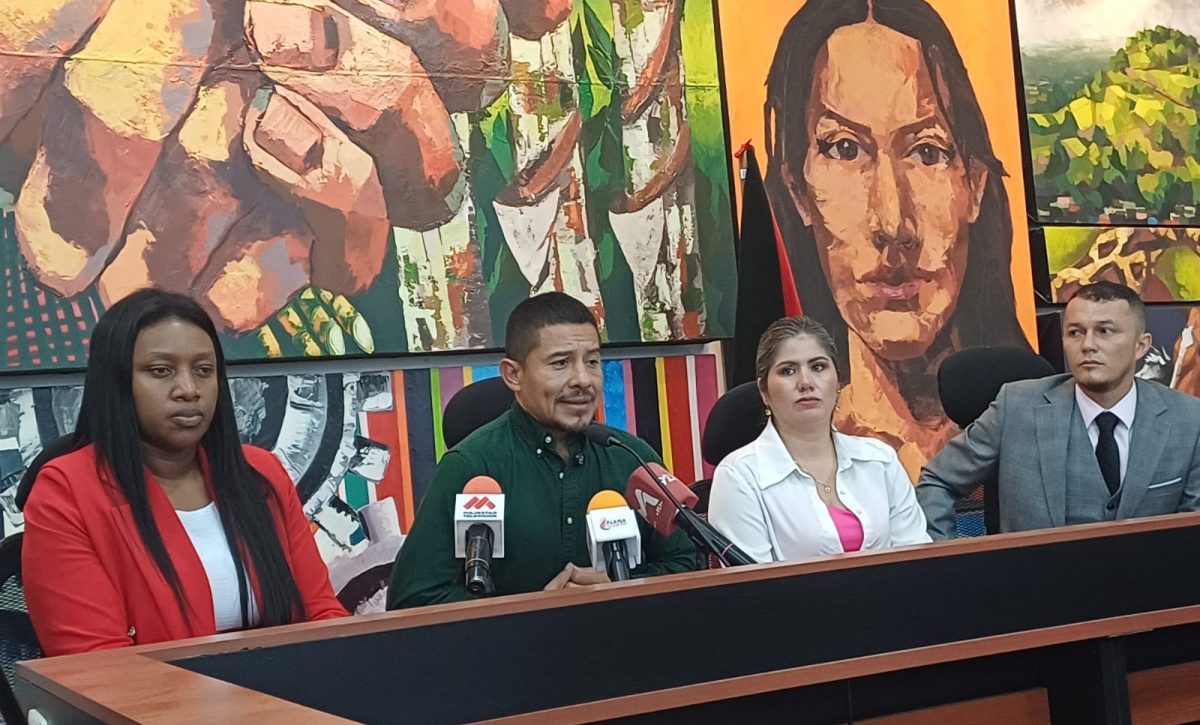 Ruptura en la Revolución Ciudadana tras elección de la vicealcaldesa Clara Hinojosa