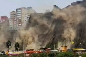 Imagen captada de los videos difundidos en redes sociales, sobre la magnitud del sismo,