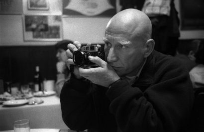 Sebastião Salgado, el fotógrafo brasileño que documentó los grandes desafíos contemporáneos, como la protección del medio ambiente, las migraciones y el trabajo.