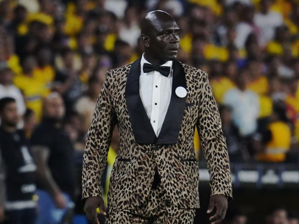 Segundo Castillo y Barcelona multados por Conmebol por traje del 'Mortero'