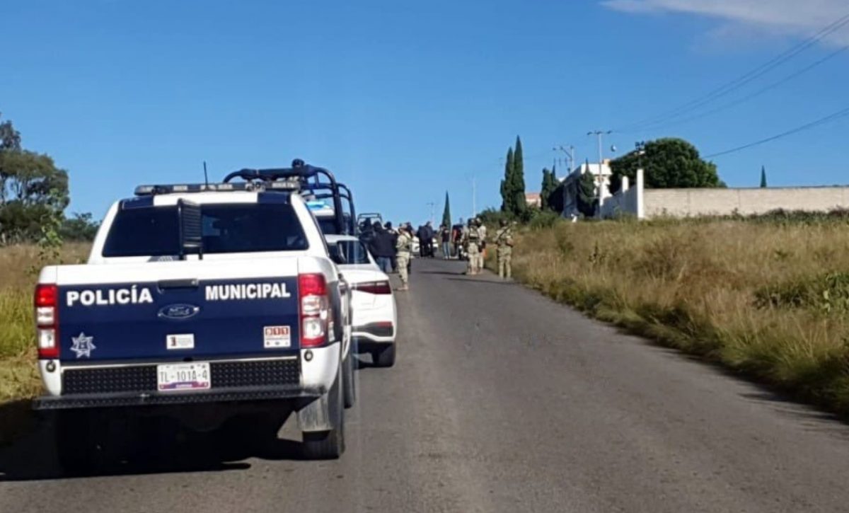 Seis cabezas humanas halladas en carretera Puebla-Tlaxcala y otro cráneo en Colima, según autoridades mexicanas.