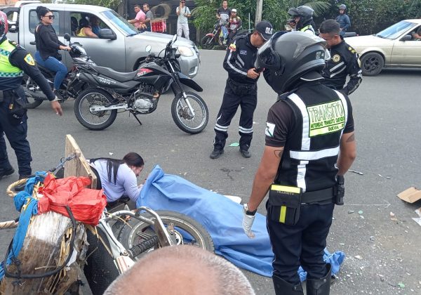 “Solo quería almorzar con ellos” tragedia en moto enluta a familia venezolana en Quevedo