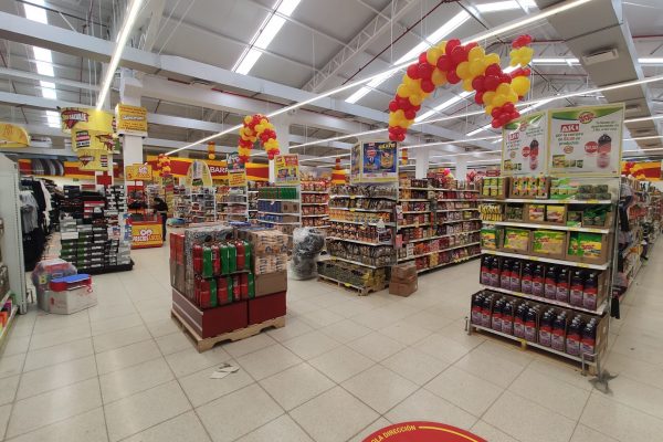 Corporación Favorita y El Rosado siguen liderando las ventas en 2024, pero TuTi destaca con un crecimiento acelerado y ganancias por primera vez. Conozca el comportamiento financiero de las grandes cadenas comerciales.