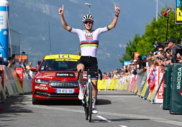 Tadej Pogacar gana en Combloux y recupera el maillot amarillo en el Dauphiné