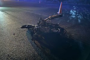 Trágico choque entre tráiler y moto deja un muerto en Santo Domingo