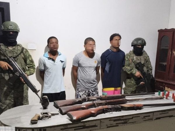 Tres presuntos miembros de “Los Chukys” fueron detenidos en Quinindé durante operativo militar