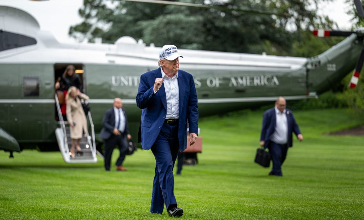 Tribunal de apelaciones restablece temporalmente los aranceles impuestos por Donald Trump