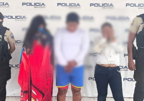 Un agente de tránsito asesinado y otro herido de bala dejó un ataque armado dentro de una urbanización privada en Machala, provincia de El Oro.