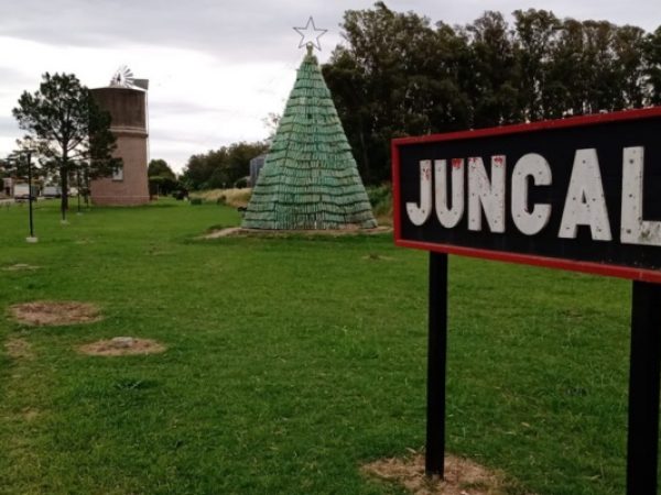 Un partido de fútbol infantil terminó en tragedia en la localidad de Juncal, en la provincia de Santa Fe, Argentina.