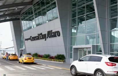 Una ciudadana portovejense, de 31 años, fue detenida en el aeropuerto Eloy Alfaro de Manta tras arribar en un vuelo procedente de Panamá.