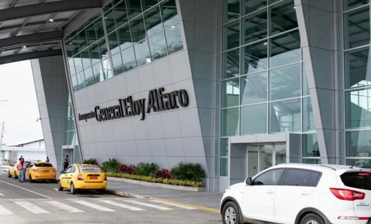 Una ciudadana portovejense, de 31 años, fue detenida en el aeropuerto Eloy Alfaro de Manta tras arribar en un vuelo procedente de Panamá.