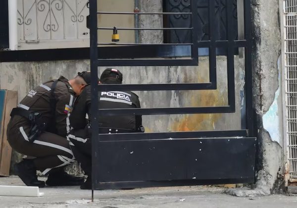 Una fuerte explosión, atribuida a un presunto artefacto explosivo artesanal, sacudió el sector del Batallón del Suburbio