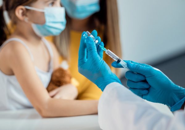 Vacunación contra el covid-19 se extiende hasta octubre para proteger a población vulnerable