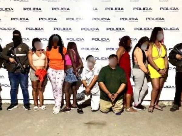 Varias personas fueron detenidas en operativos realizados en estéticas.