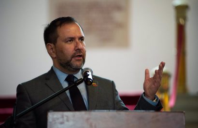 Venezuela "condena y rechaza" la limitación de entrada de ciudadanos venezolanos a EEUU por "fines políticos"