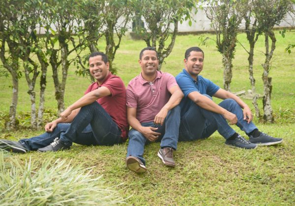Víctor Hugo, Víctor Julio y Víctor Rolando: La historia de los trillizos Contreras Andrade