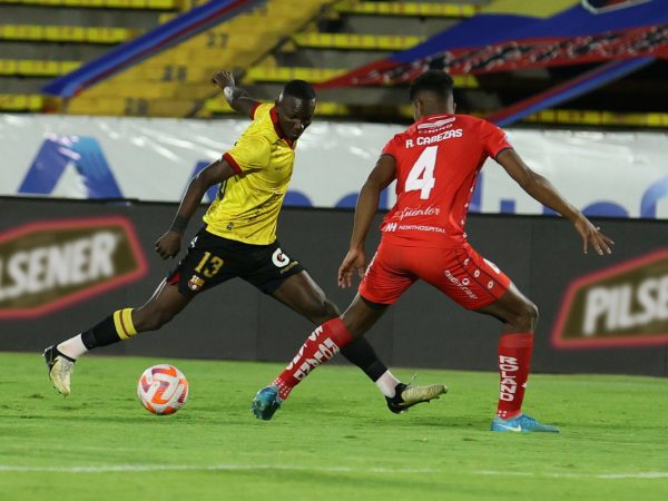 Victoria de Barcelona 2-1 frente a El Nacional en el Atahualpa