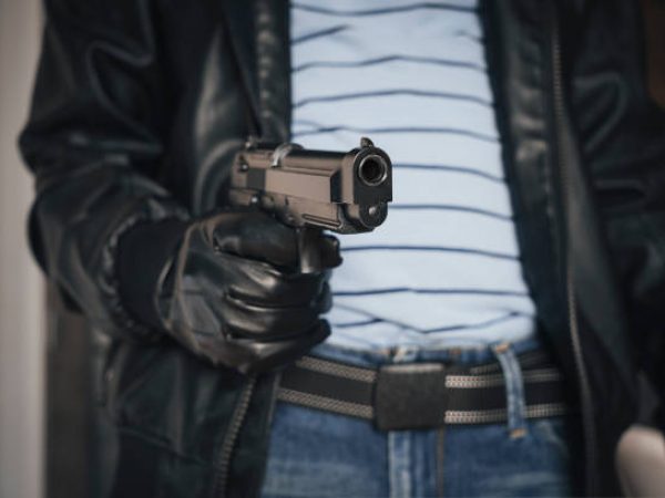 Violento asalto en La Concordia Víctima pierde $15.000 tras salir del banco