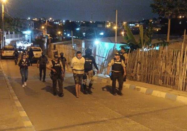 Cinco detenidos en la parroquia Eloy Alfaro de Manta tras enfrentamiento