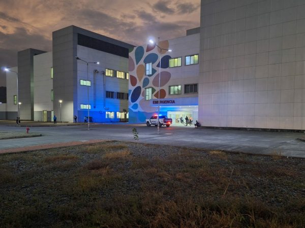 La víctima fue trasladada al Hospital de Especialidades Portoviejo donde minutos después del ataque falleció.